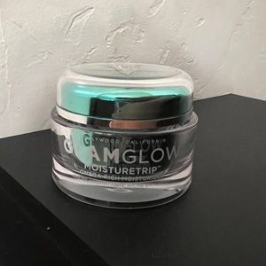 New Glam Glow moisturetrip 1.7 oz